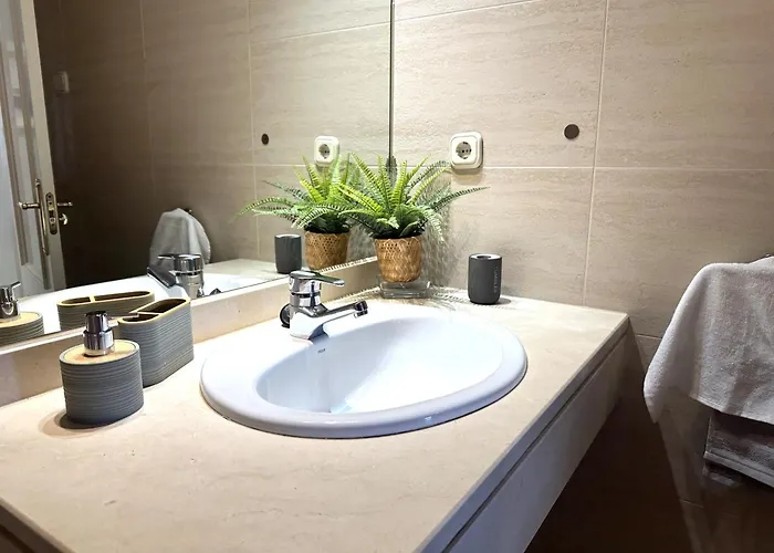 Апартаменти Topmarbella Marina Banus Luxurious Apartment, Sea And Mountain Views Марбелья