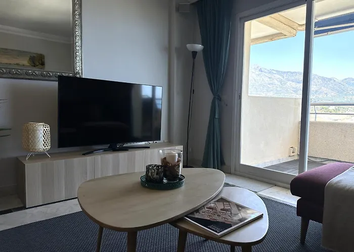 Апартаменти Topmarbella Marina Banus Luxurious Apartment, Sea And Mountain Views *
